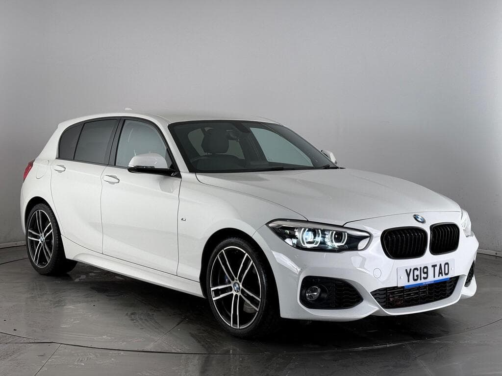 2019 BMW 1 Series 1.5 118i GPF M Sport Shadow Edition Euro 6 (s/s) 5dr 2019 photo