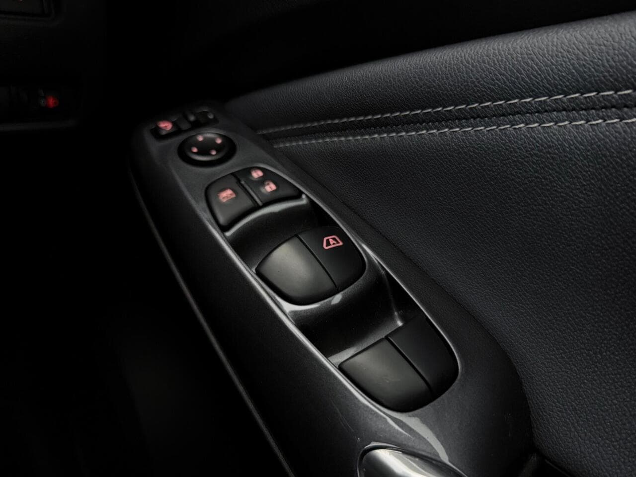Nissan Juke thumbnail Misc Controls