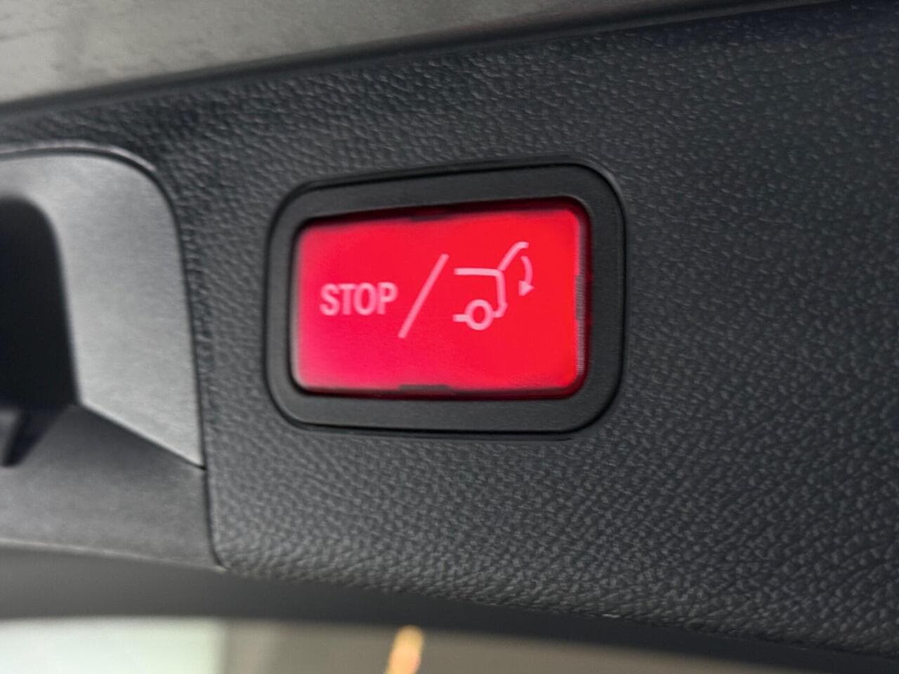 Mercedes-Benz GLC thumbnail Misc Controls