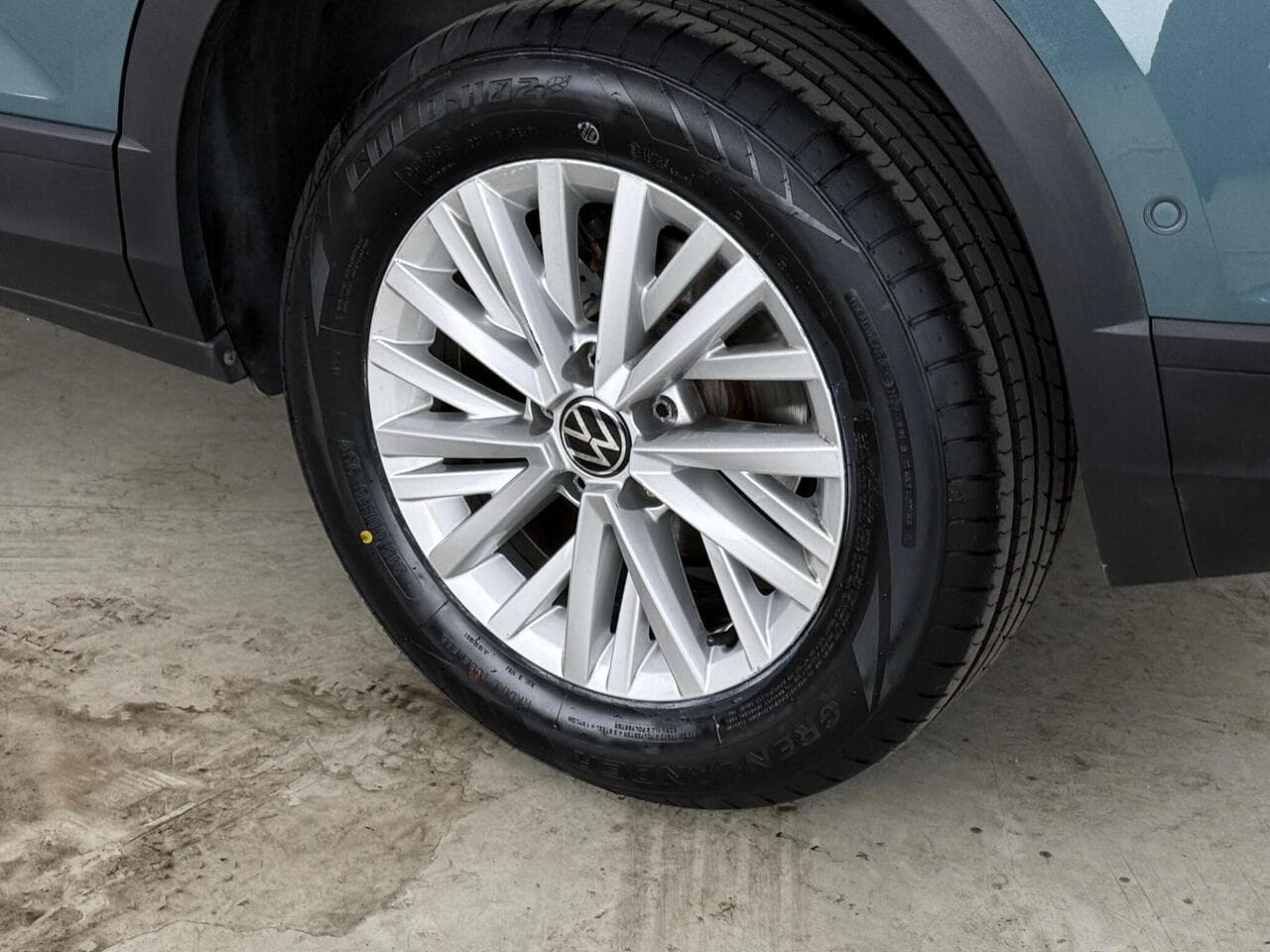 Volkswagen T-Roc thumbnail Wheel