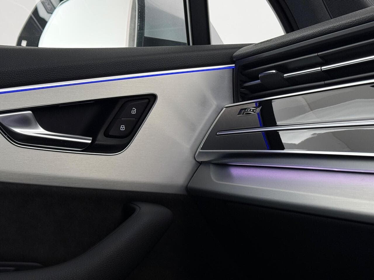 Audi Q7 thumbnail Door Interior