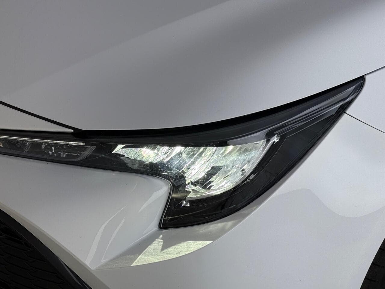 Toyota Corolla thumbnail Lights Front