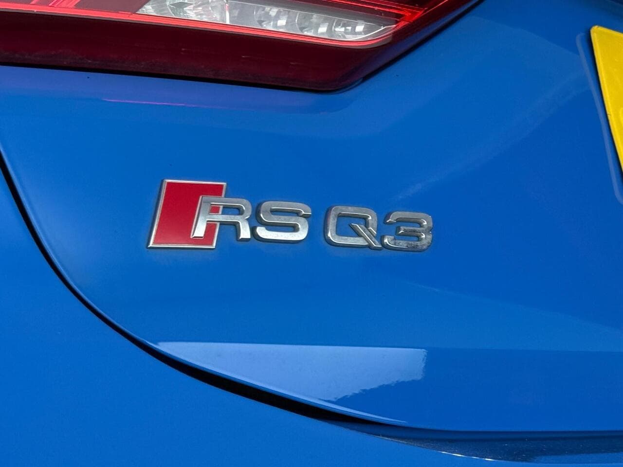 Audi RS Q3 thumbnail Badge Exterior