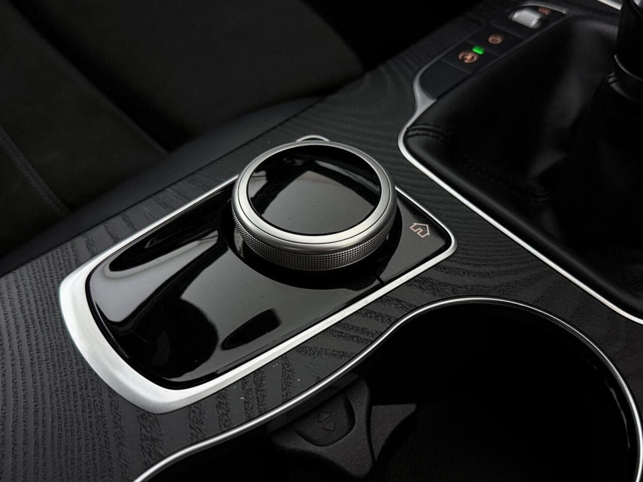 Mercedes-Benz C Class thumbnail Misc Controls