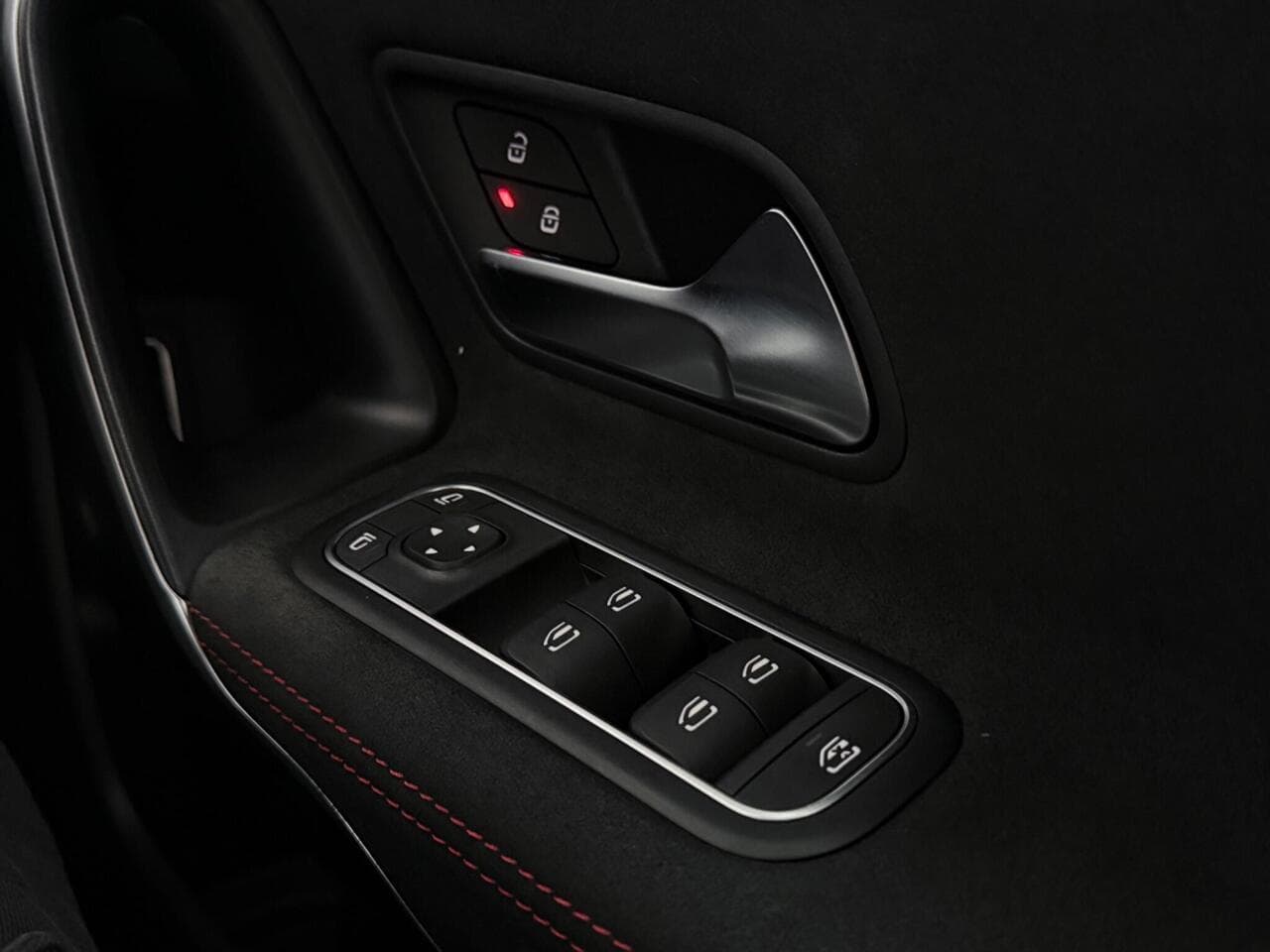 Mercedes-Benz A Class thumbnail Misc Controls