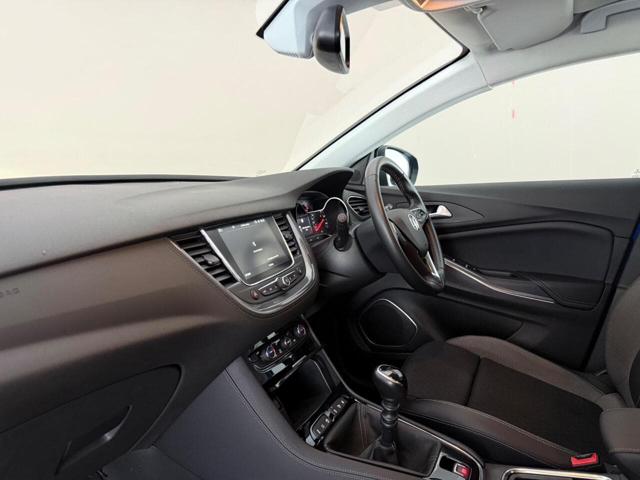 Vauxhall Grandland X thumbnail Interior Front