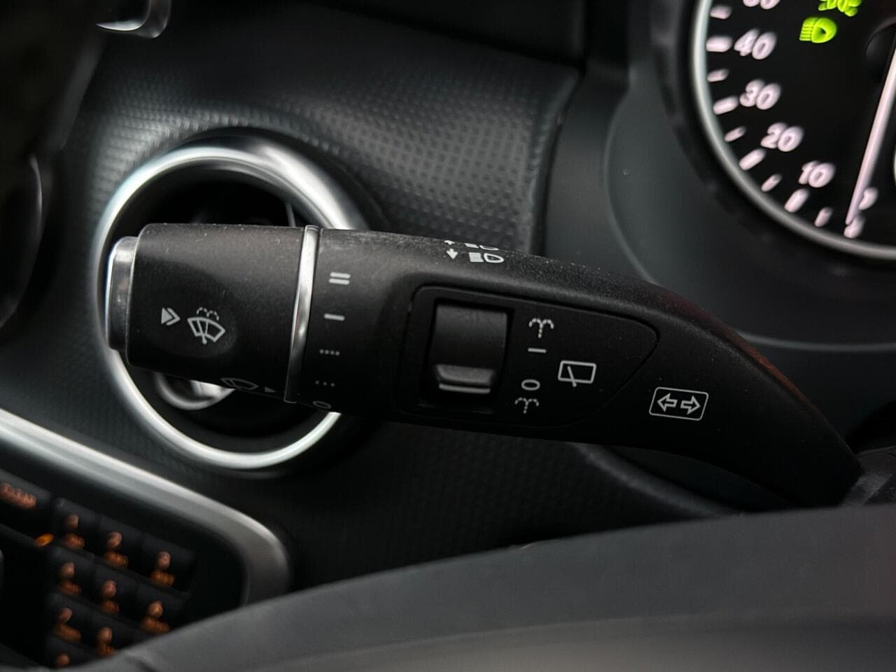 Mercedes-Benz A Class thumbnail Misc Controls