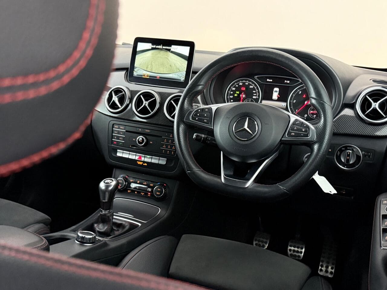 Mercedes-Benz B Class thumbnail Interior Front