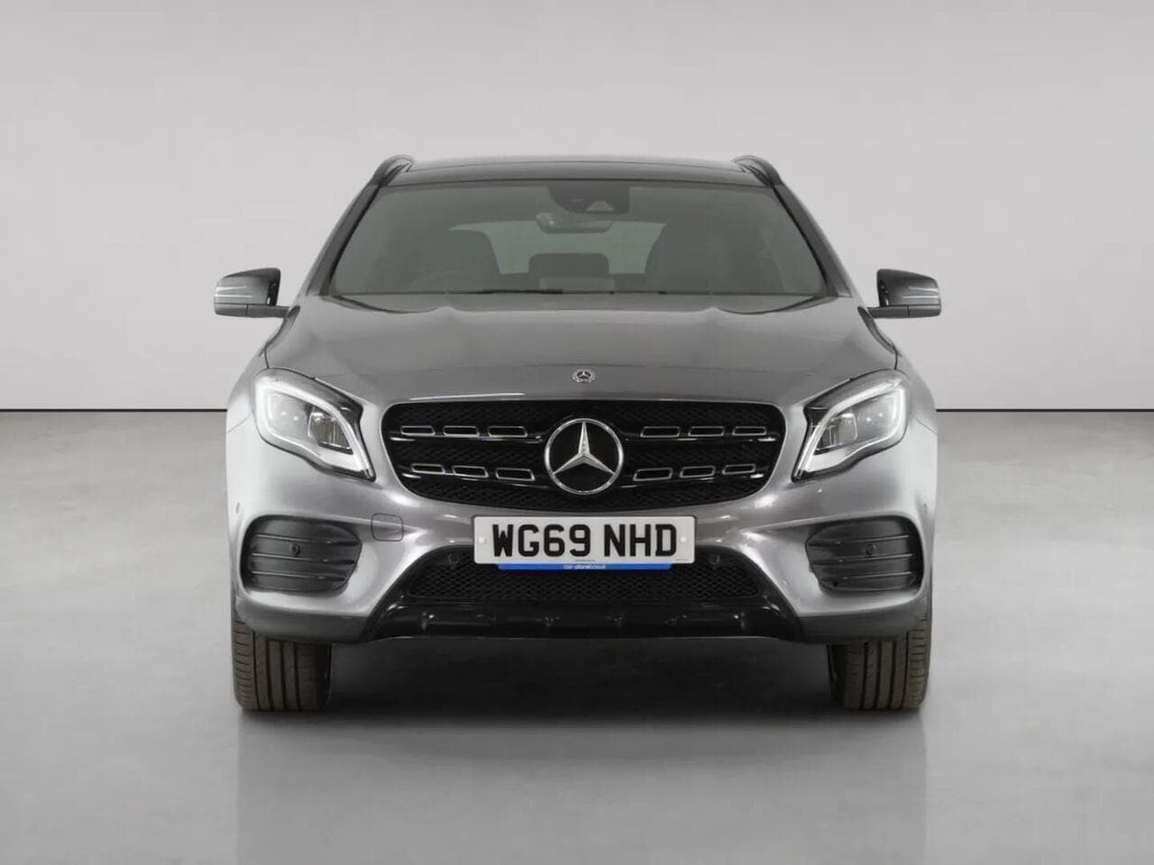 Mercedes-Benz GLA thumbnail Front