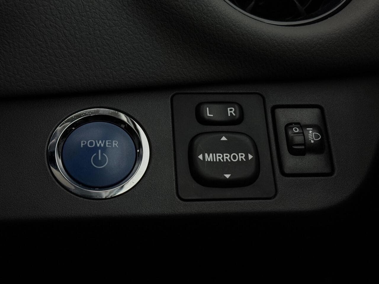 Toyota Yaris thumbnail Misc Controls
