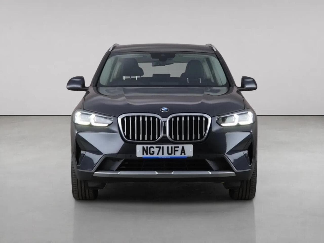 BMW X3 thumbnail Front