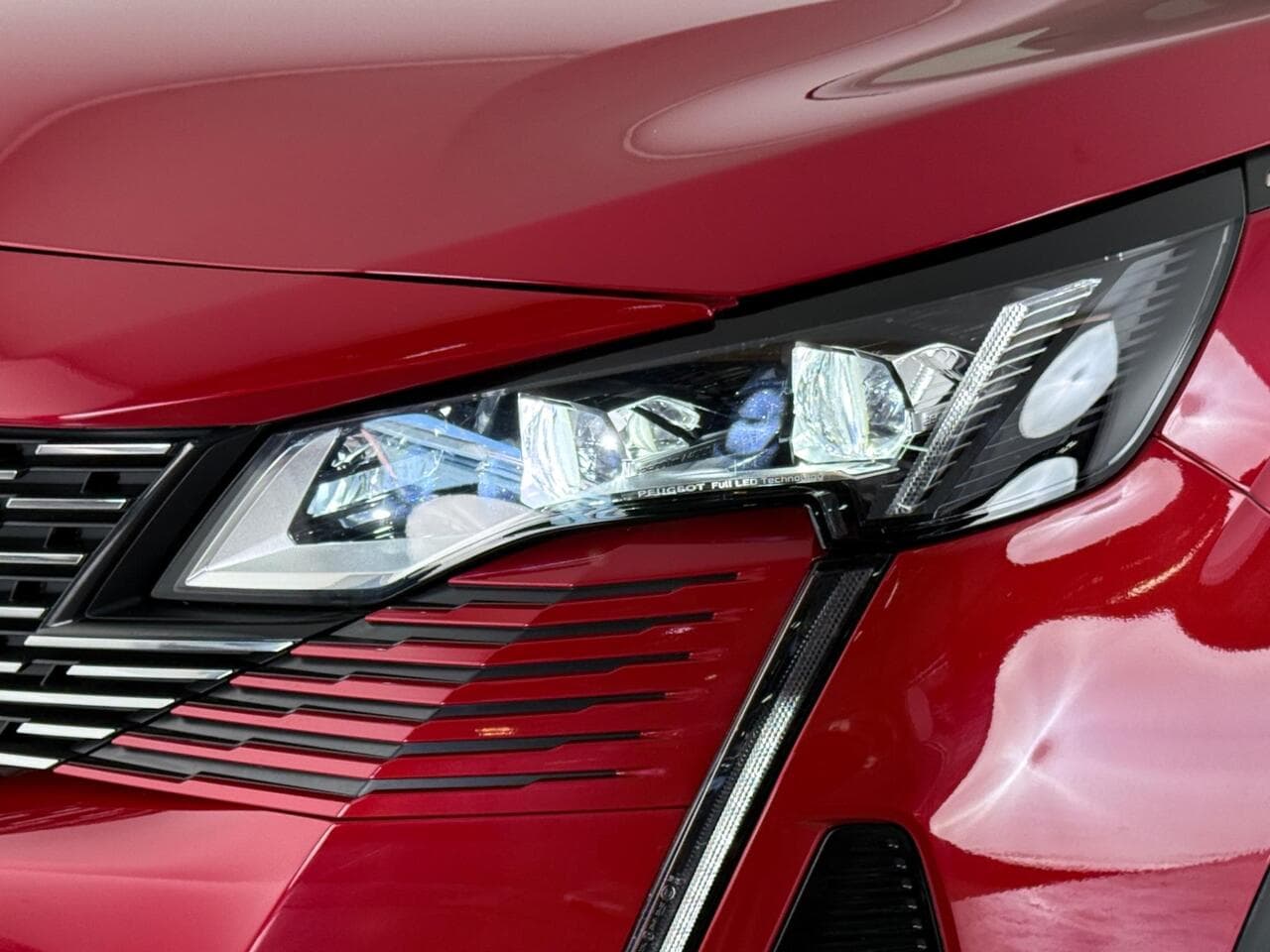 Peugeot 3008 thumbnail Lights Front