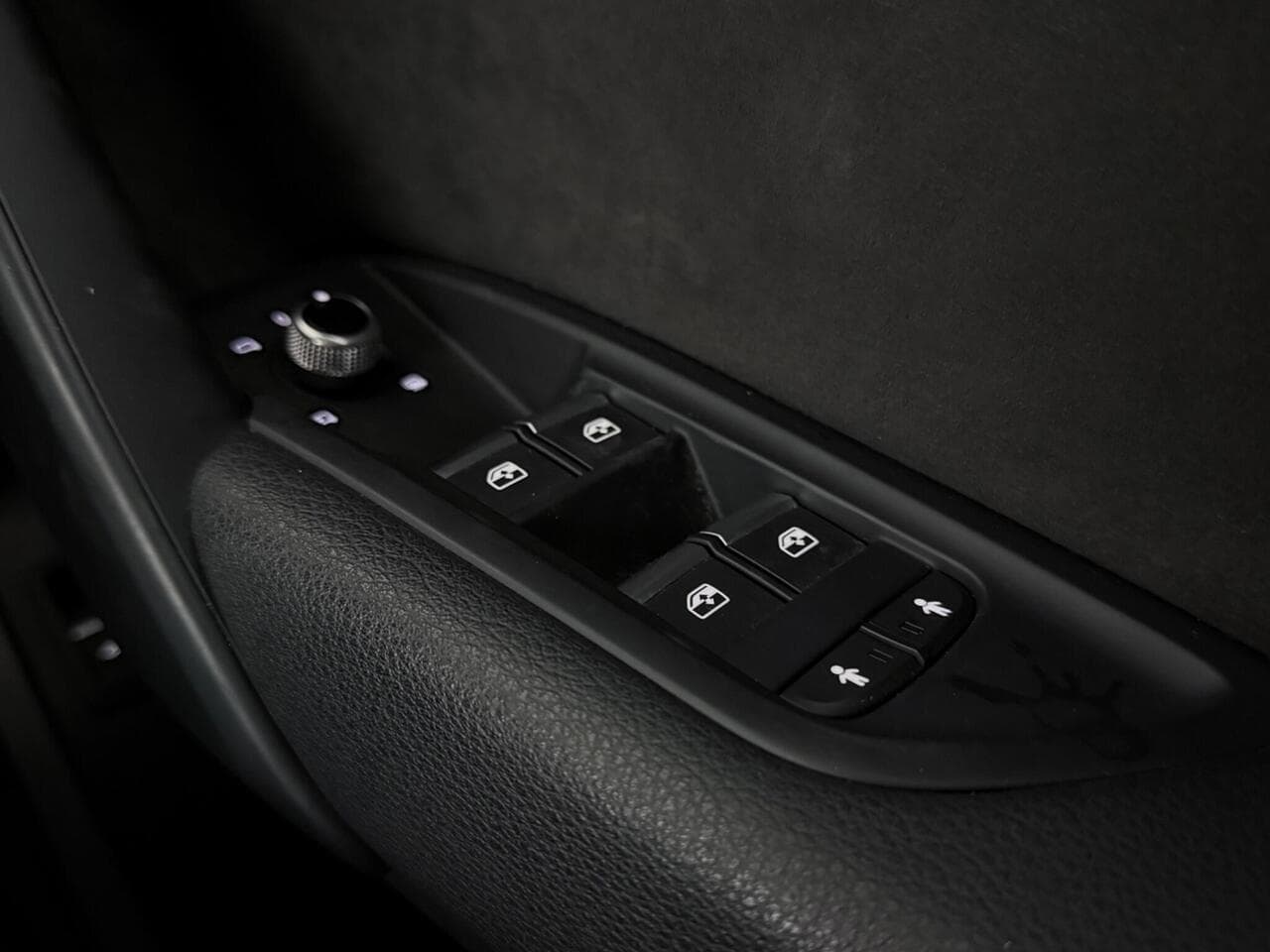Audi Q5 thumbnail Misc Controls