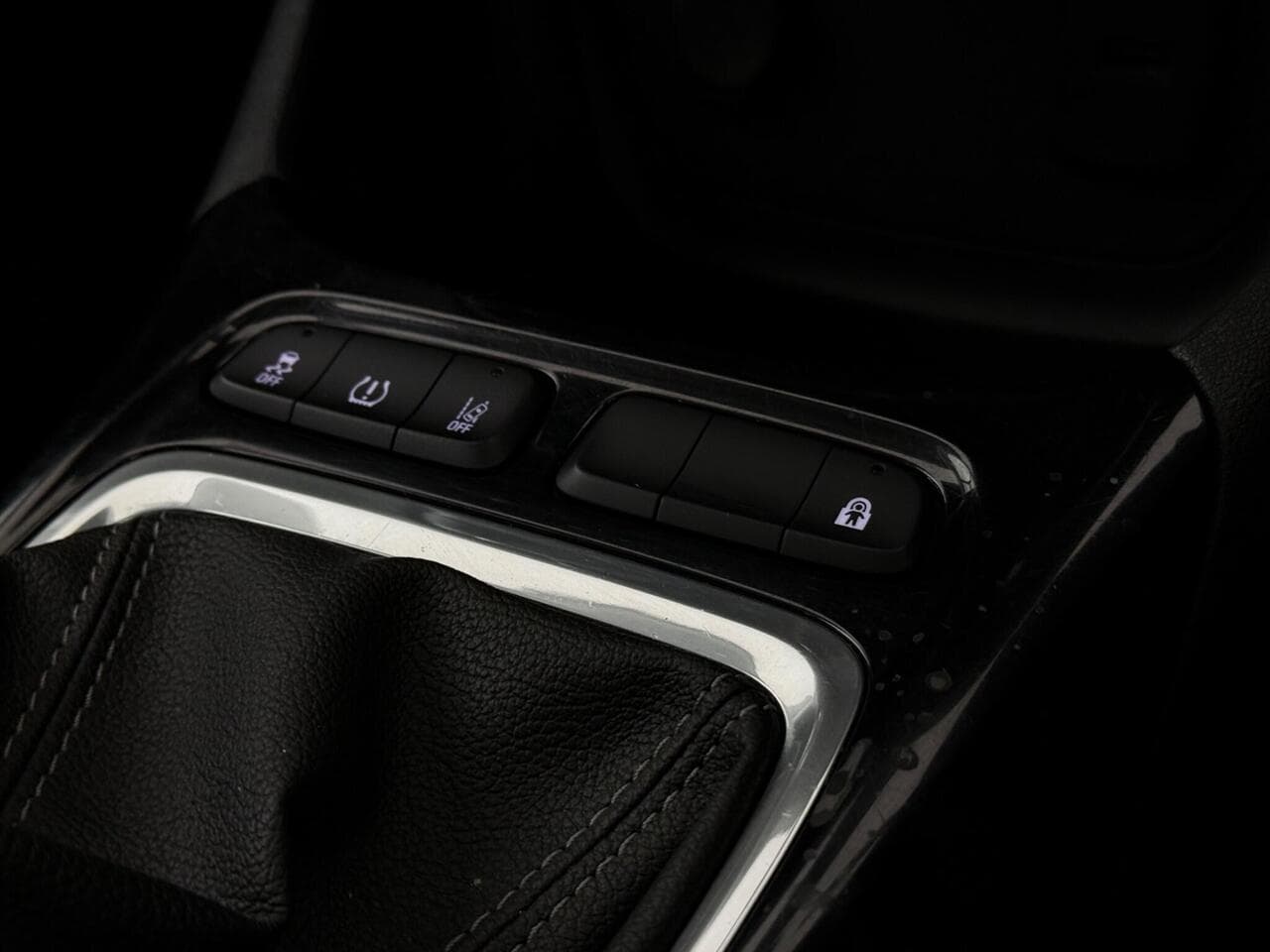Vauxhall Crossland X thumbnail Misc Controls