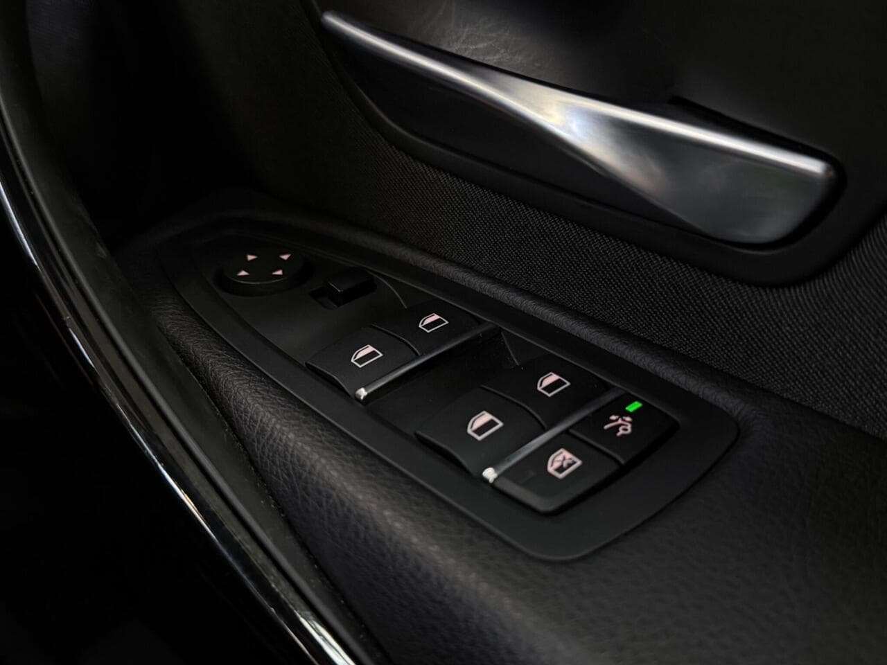 BMW 3 Series Gran Turismo thumbnail Misc Controls