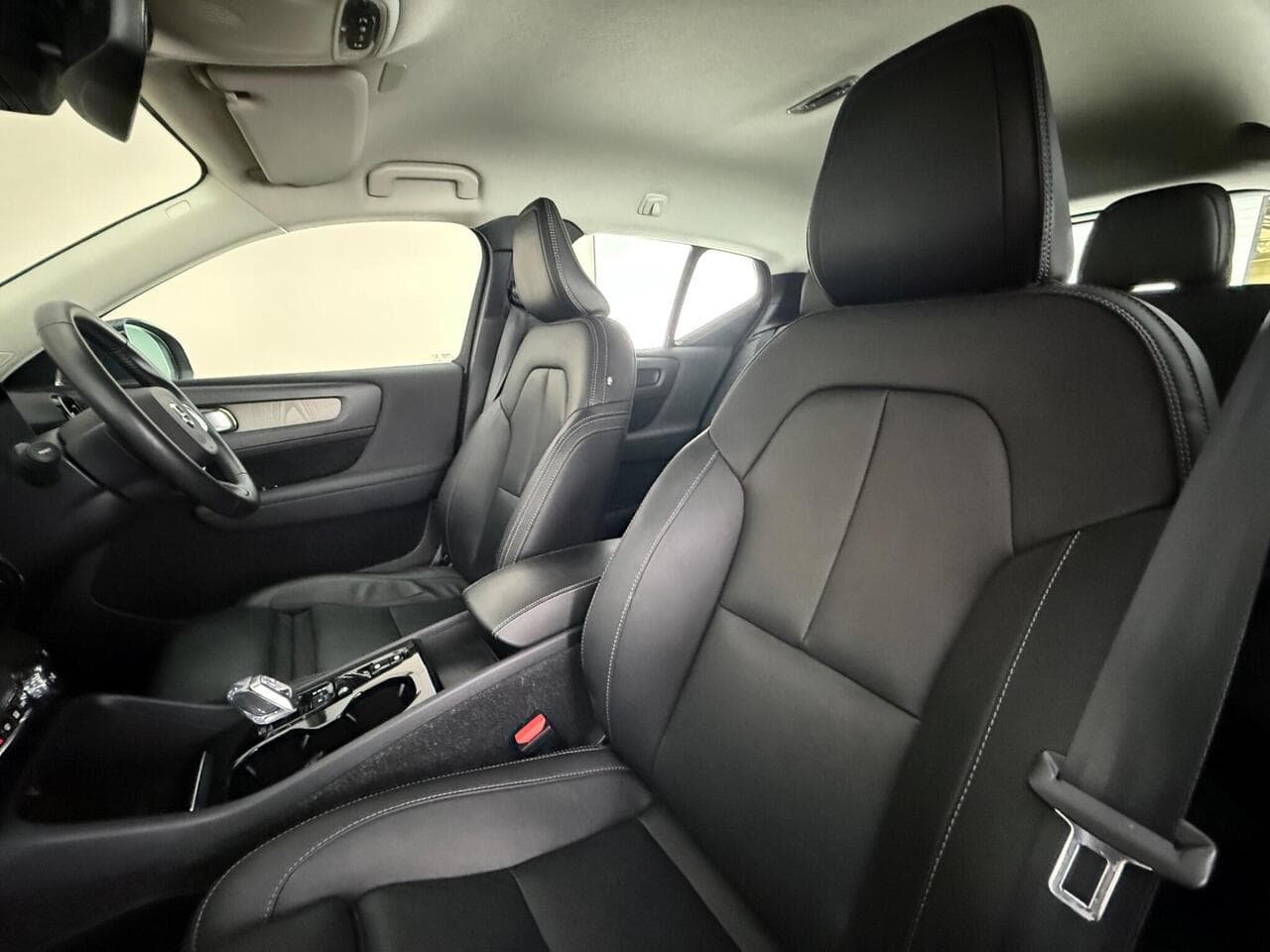 Volvo XC40 thumbnail Seat Front Passenger