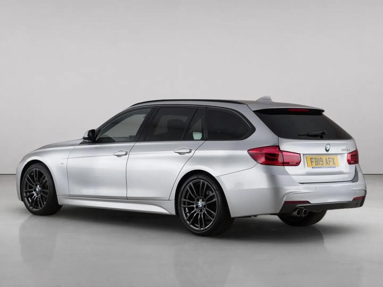 BMW 3 Series thumbnail Rear Left