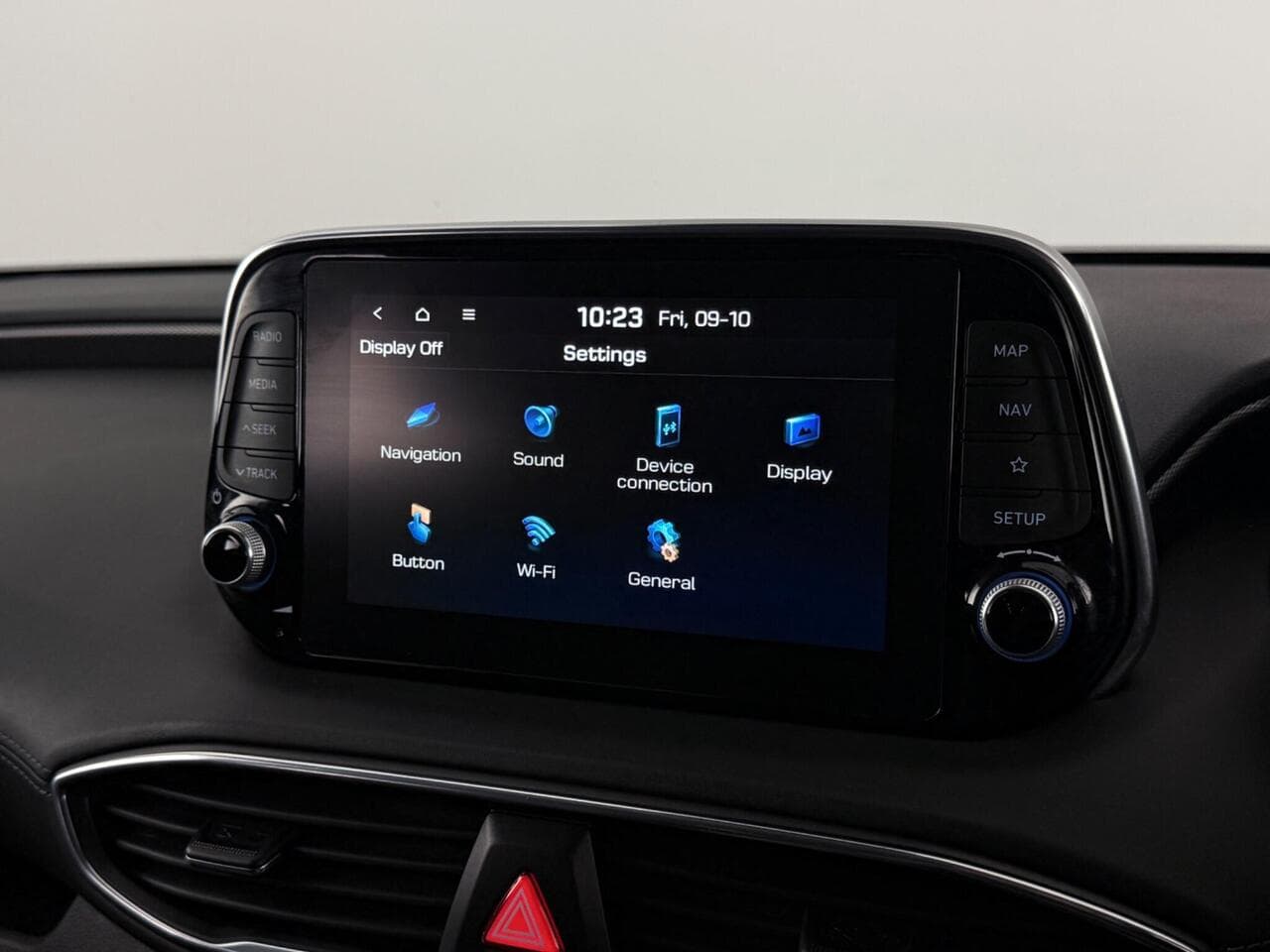 Hyundai Santa Fe thumbnail Infotainment System