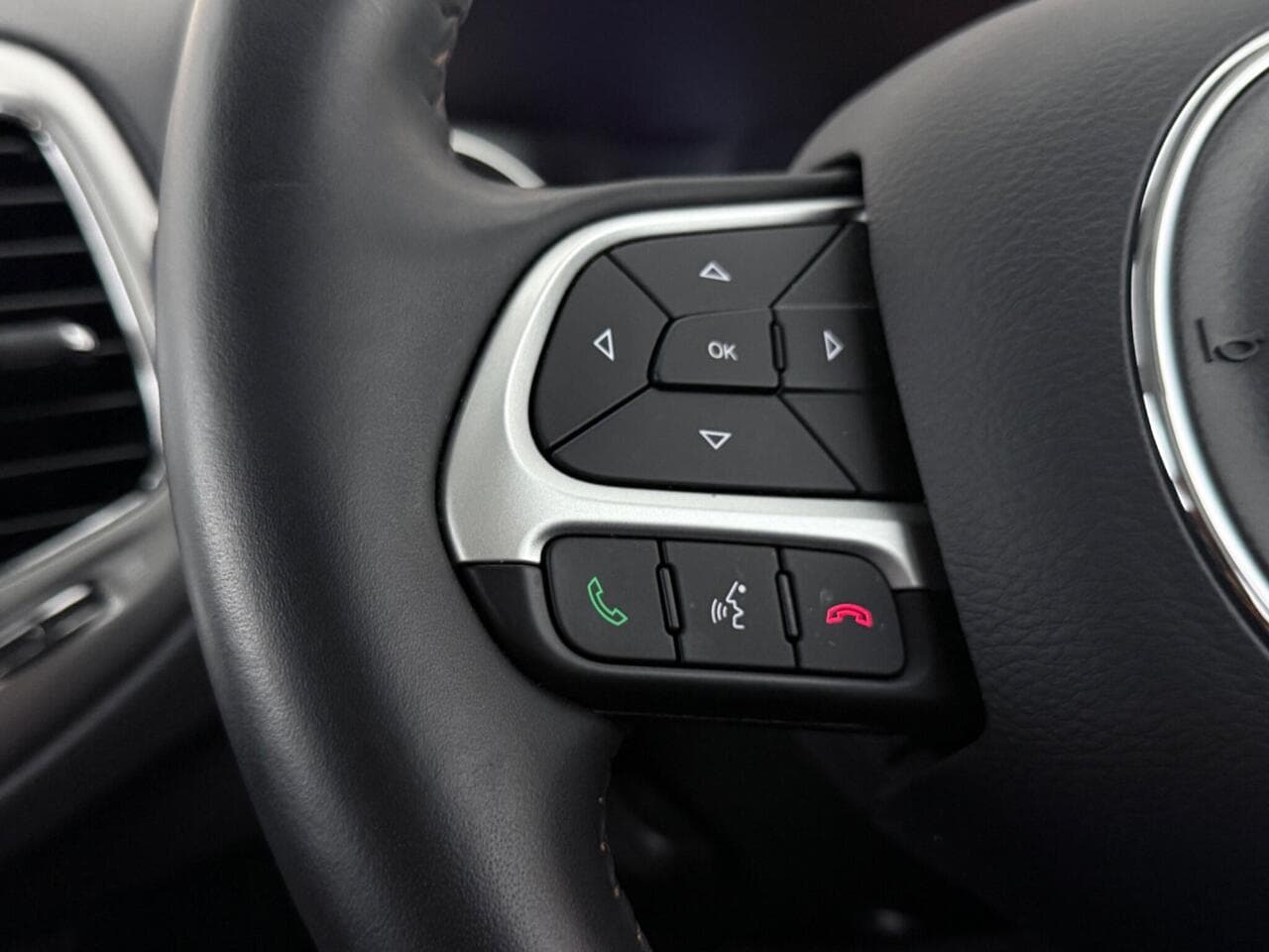 Jeep Compass thumbnail Misc Controls