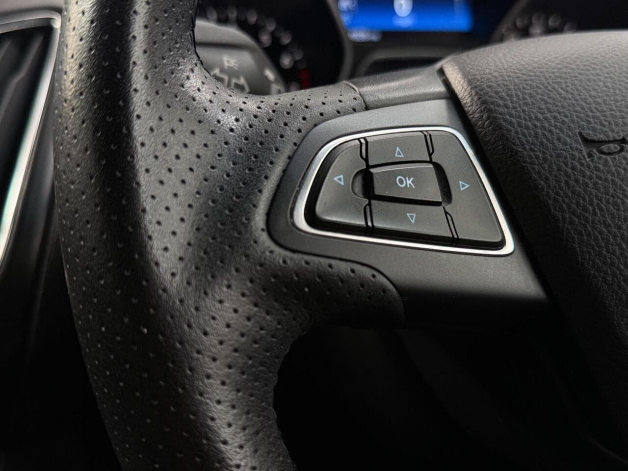 Ford Focus thumbnail Misc Controls