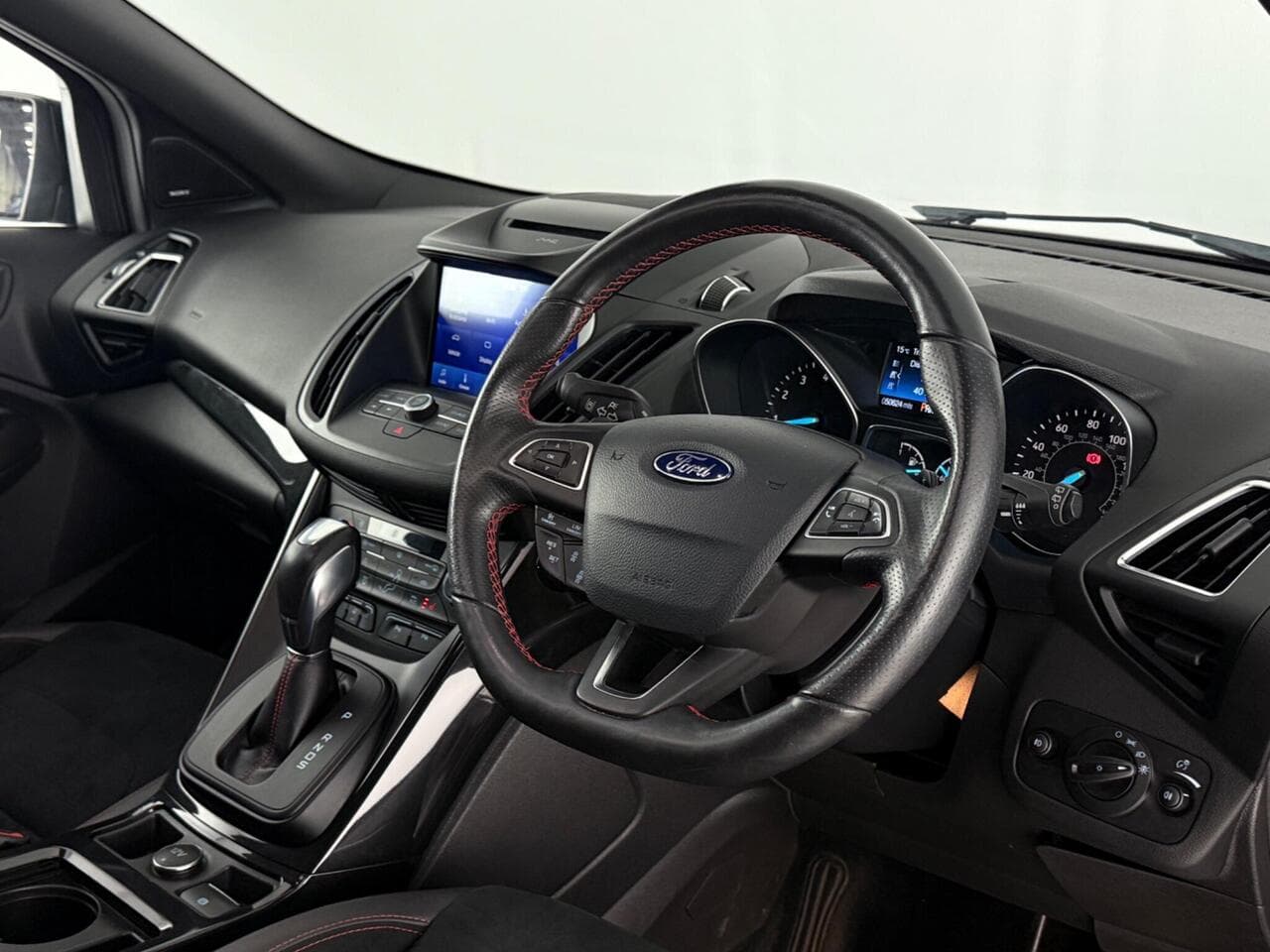 Ford Kuga thumbnail Interior Front