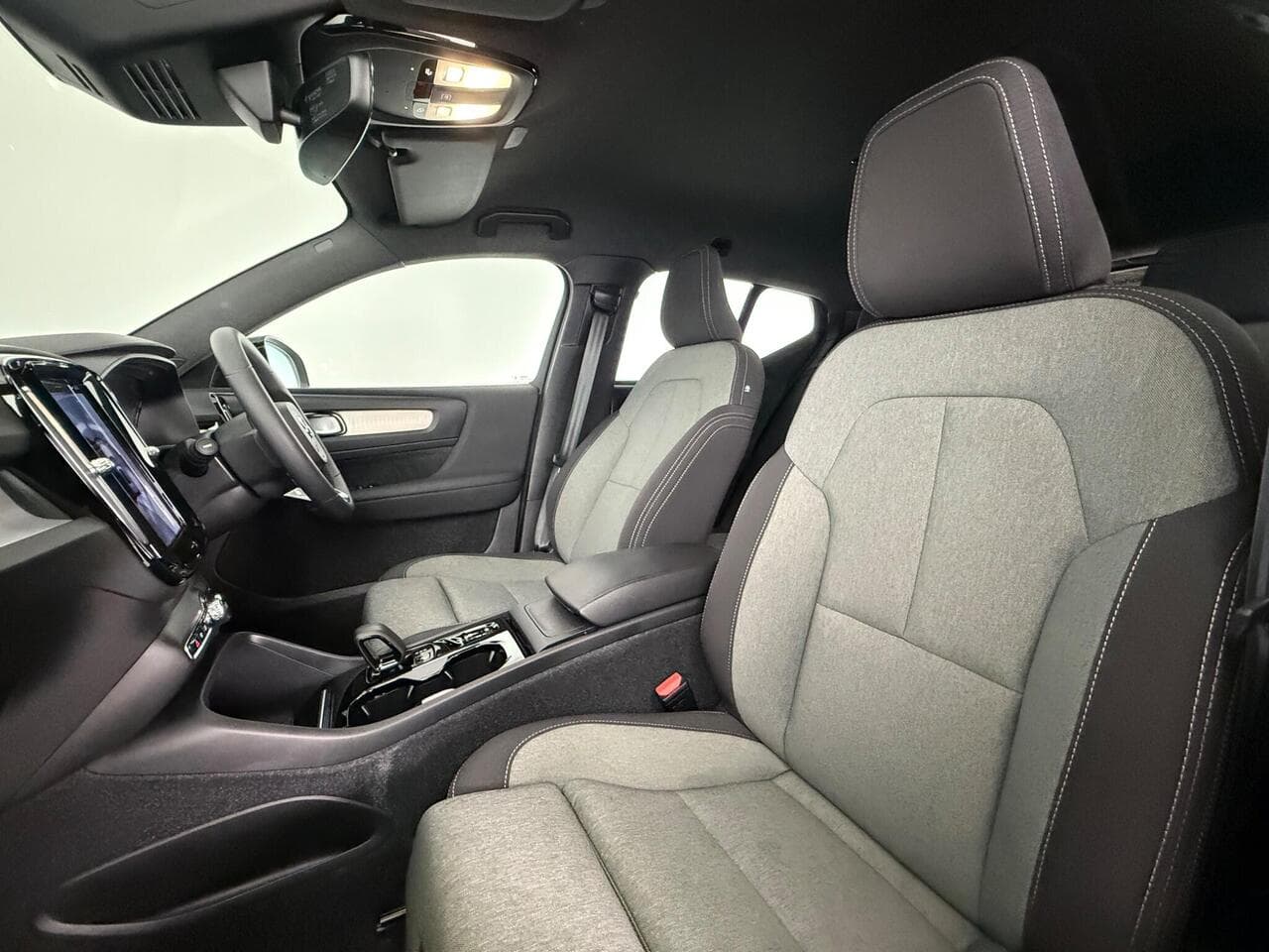 Volvo XC40 thumbnail Seat Front Passenger