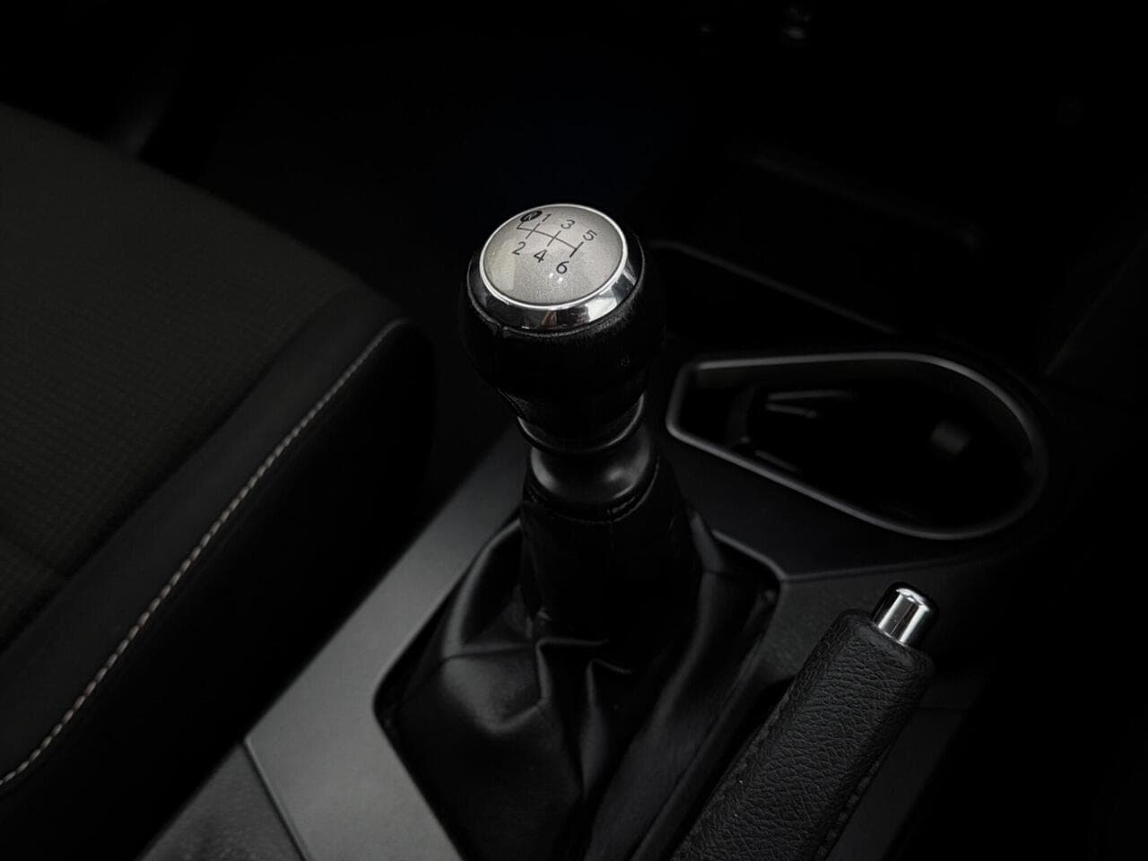 Toyota RAV4 thumbnail Interior Front