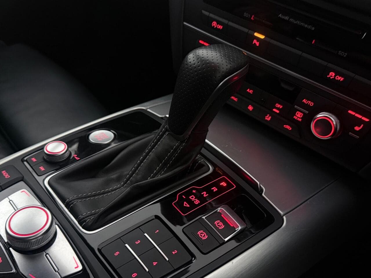 Audi A6 Saloon thumbnail Interior Front