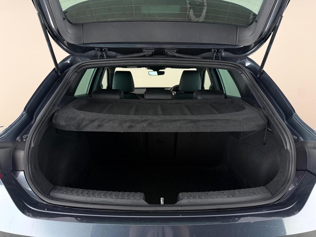 SEAT Leon thumbnail Boot