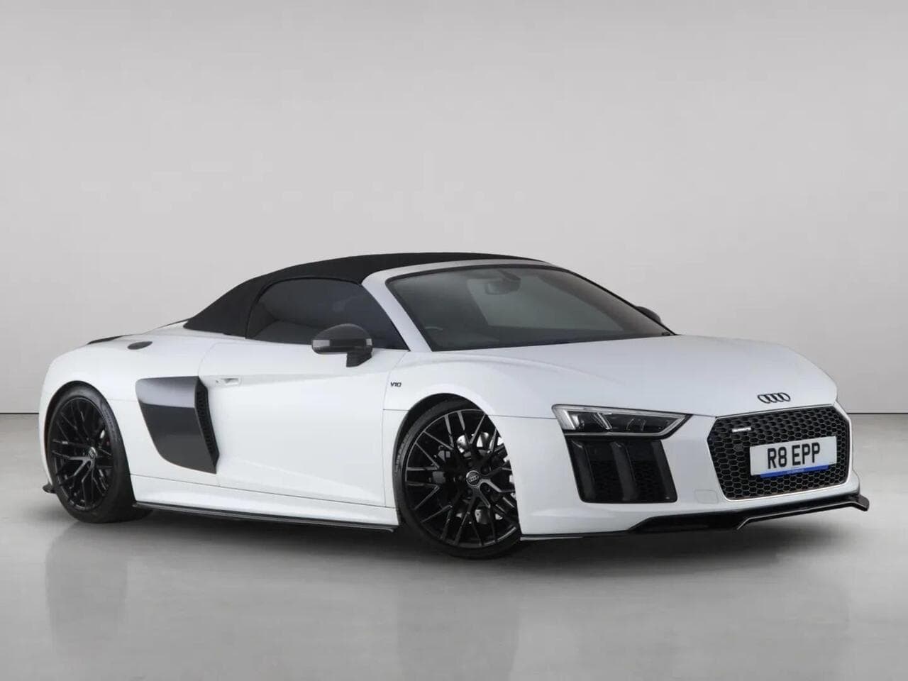 Audi R8 thumbnail Front Right