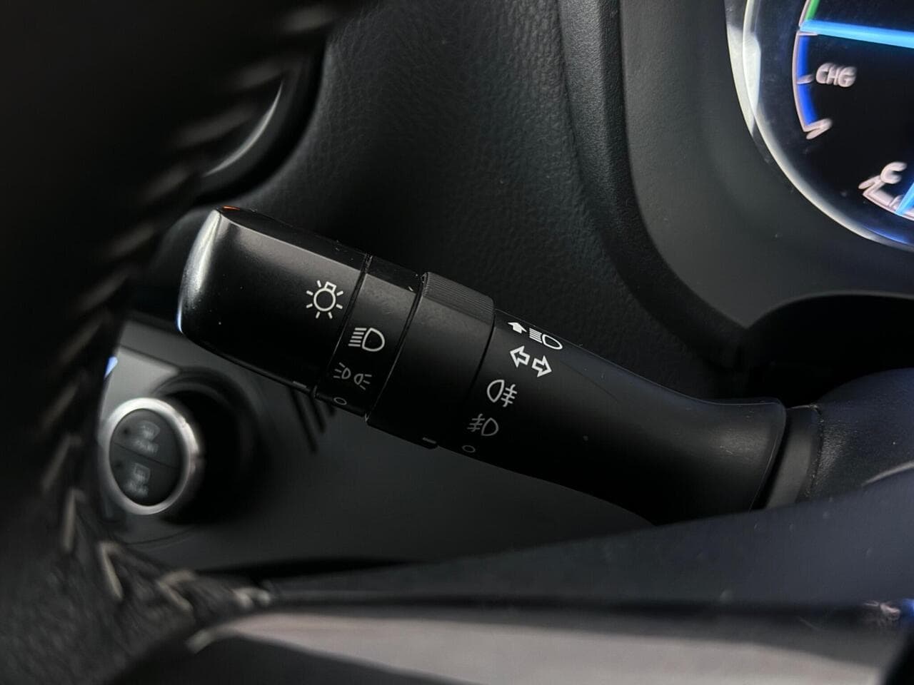 Toyota Yaris thumbnail Misc Controls