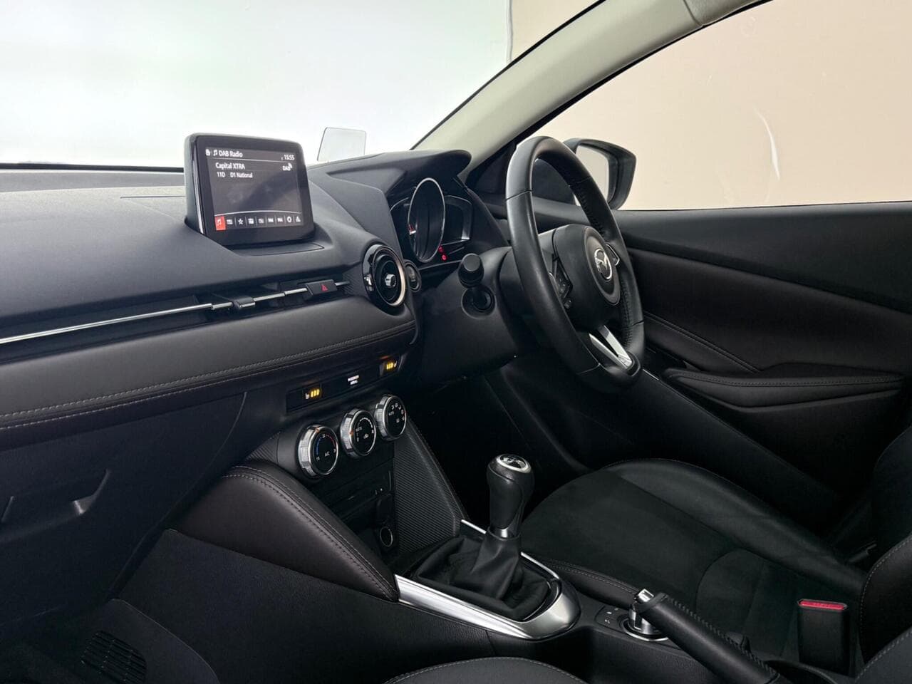 Mazda Mazda2 thumbnail Interior Front