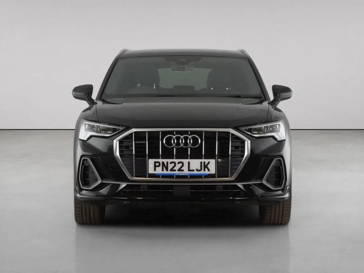 Audi Q3 thumbnail Front