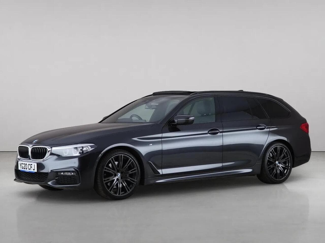 BMW 5 Series thumbnail Front Left