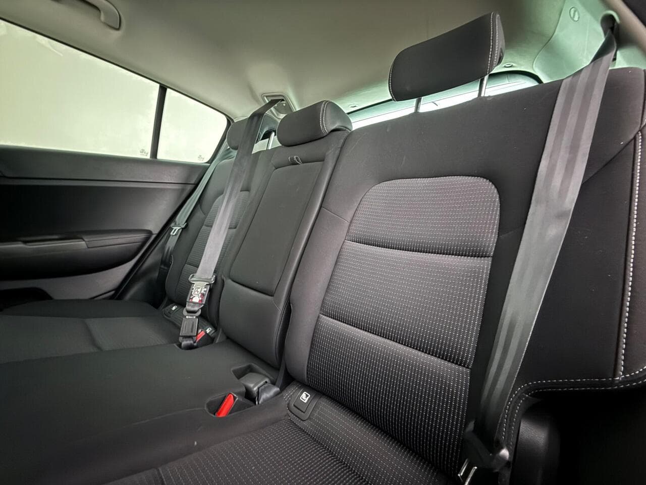 Kia Sportage thumbnail Seats Rear