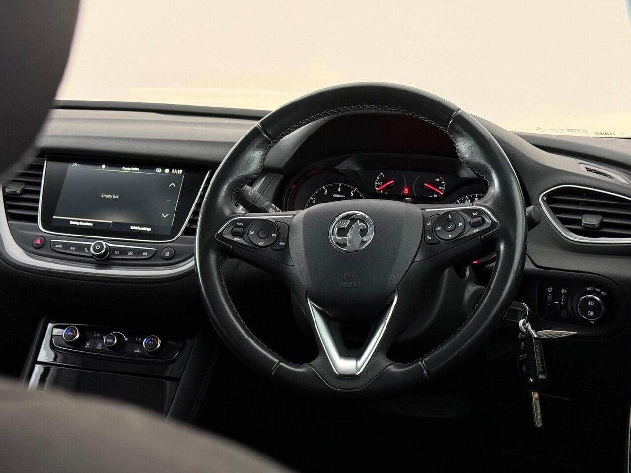 Vauxhall Grandland X thumbnail Steering Wheel