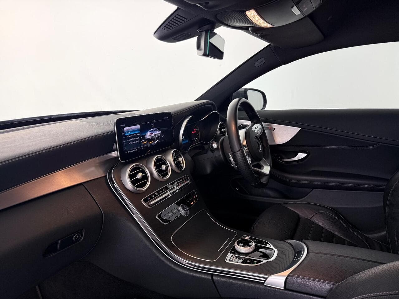 Mercedes-Benz C Class thumbnail Interior Front