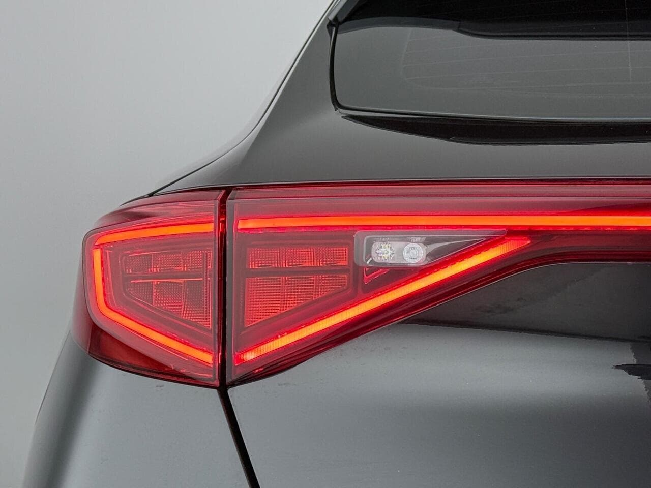 CUPRA Formentor thumbnail Lights Rear