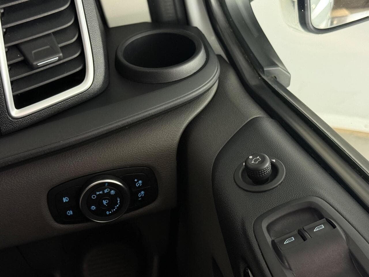 Ford Transit Custom thumbnail Misc Controls