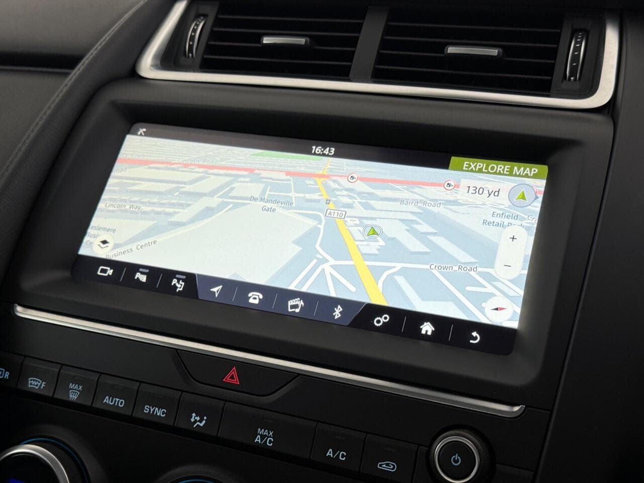 Jaguar E-PACE thumbnail Infotainment System