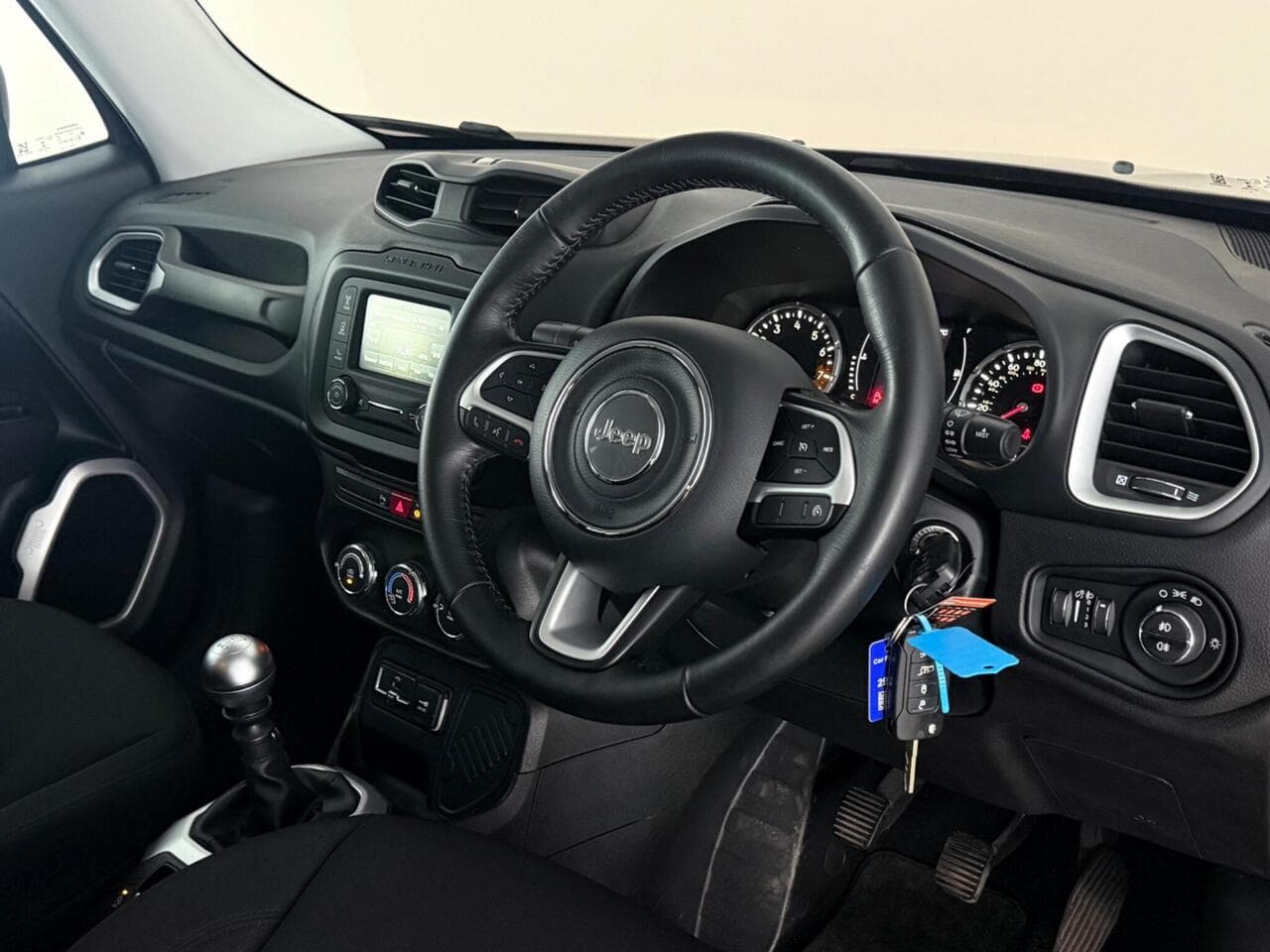 Jeep Renegade thumbnail Interior Front
