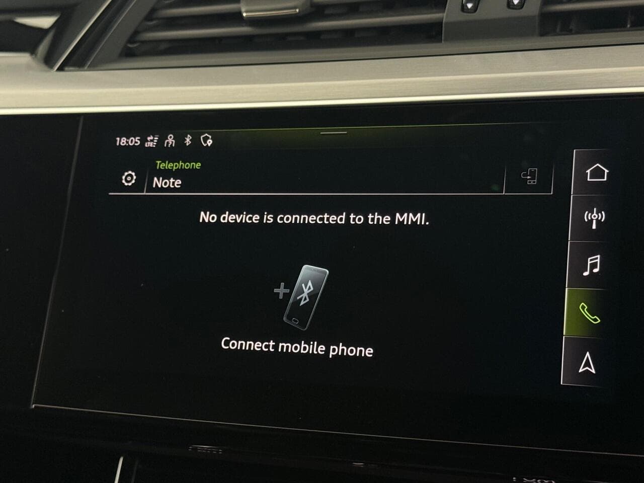 Audi e-tron thumbnail Infotainment System