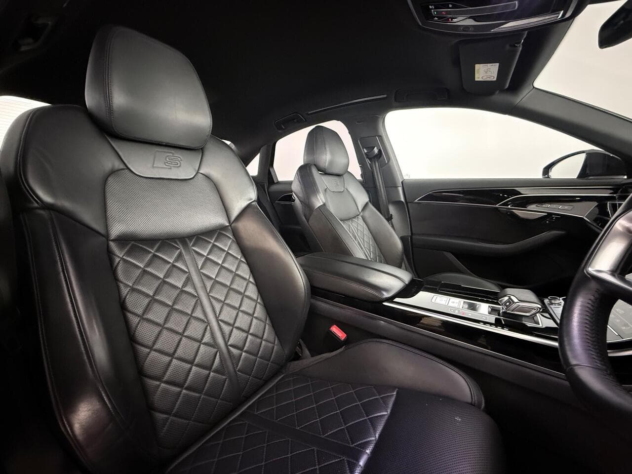 Audi A8 thumbnail Seat Driver
