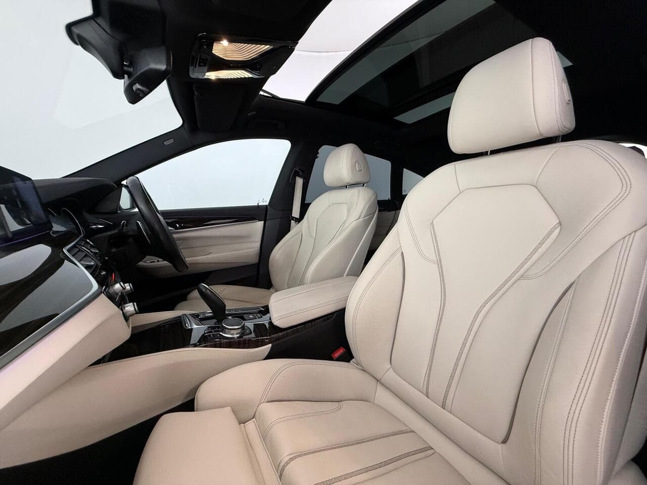 BMW 6 Series Gran Turismo thumbnail Seat Front Passenger