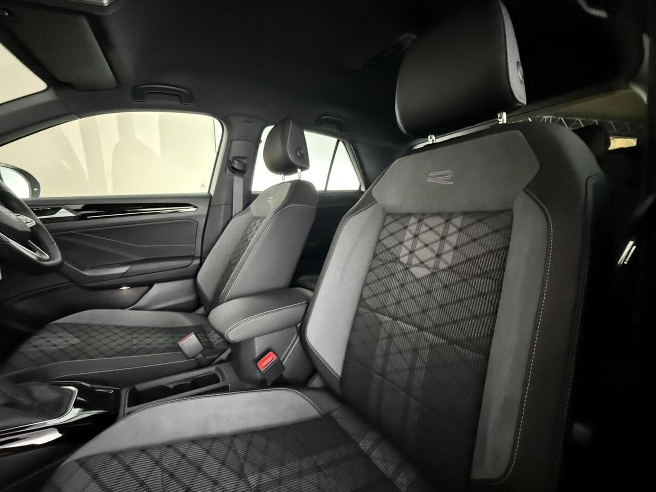 Volkswagen T-Roc thumbnail Seat Front Passenger