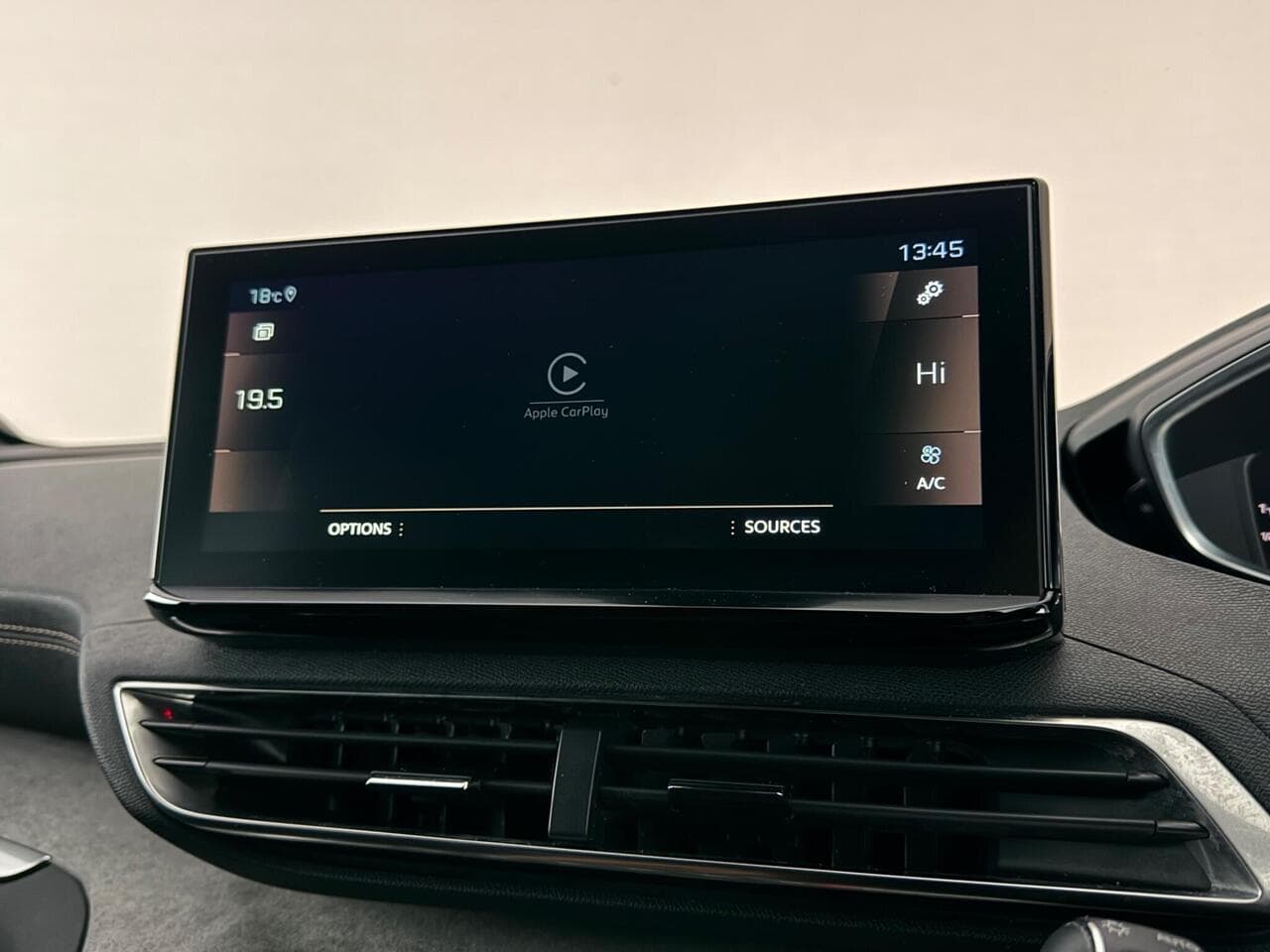 Peugeot 5008 thumbnail Infotainment System