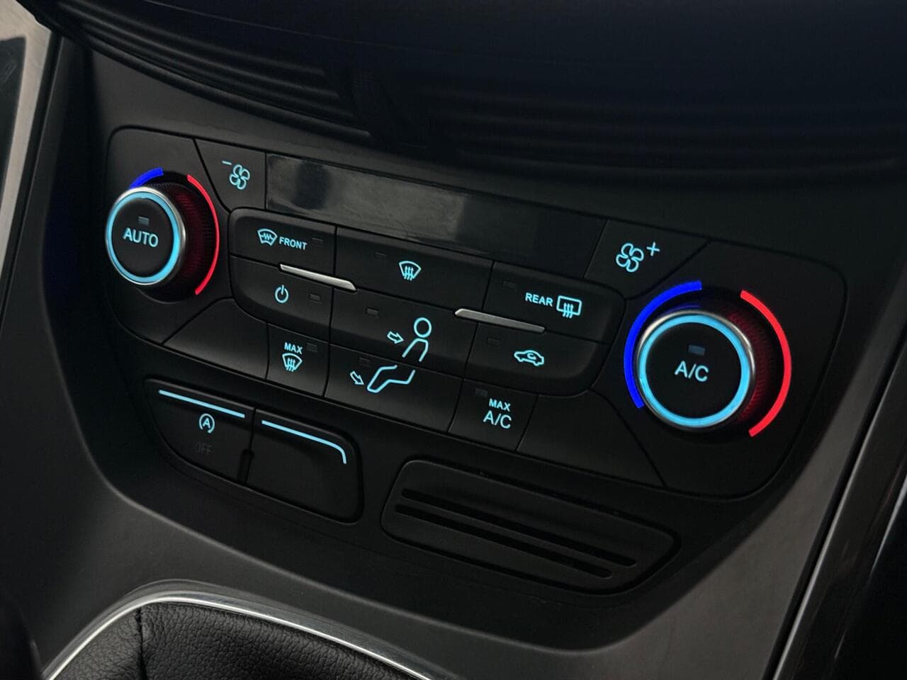 Ford Kuga thumbnail Misc Controls