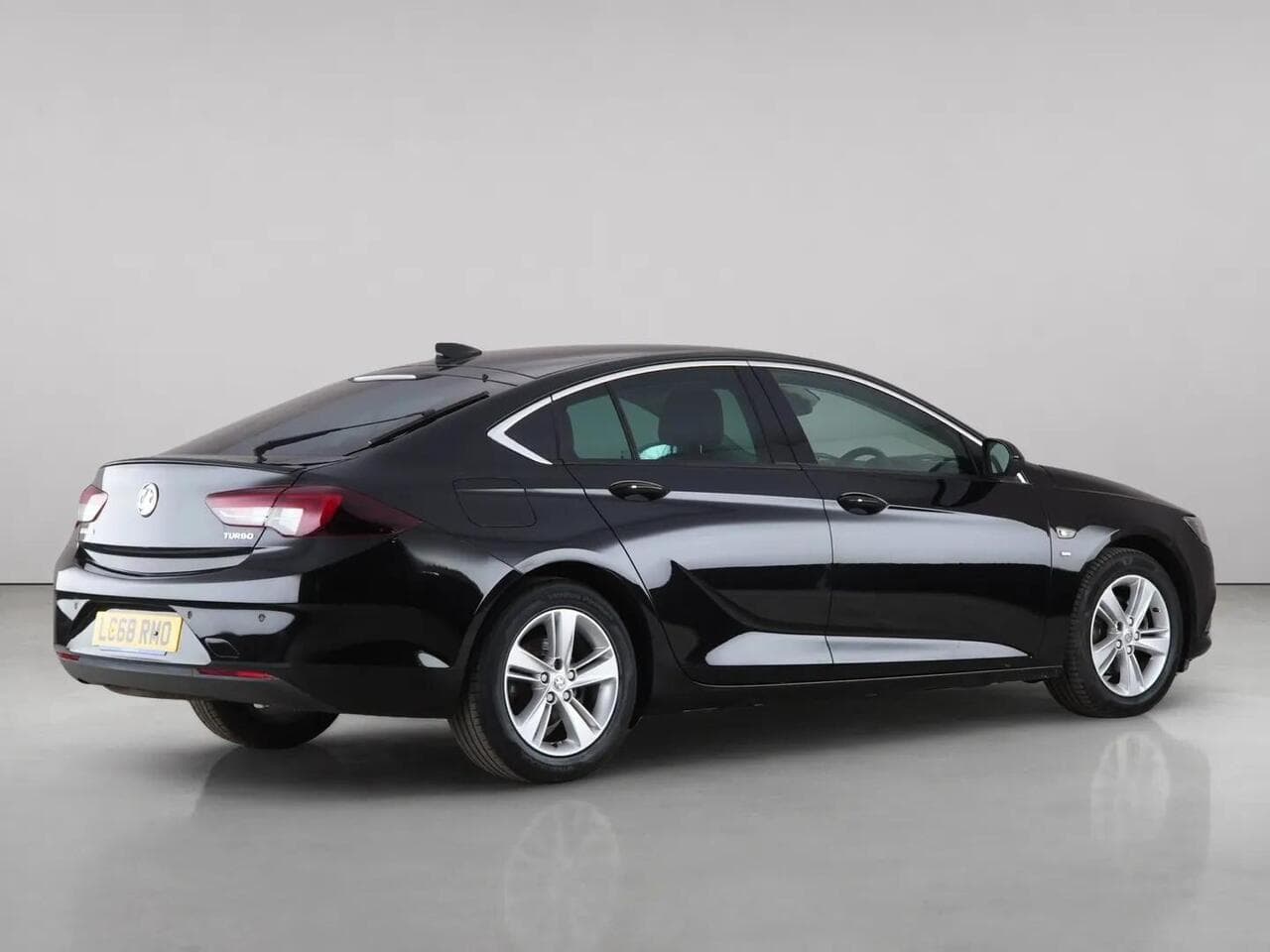 Vauxhall Insignia thumbnail Side Right