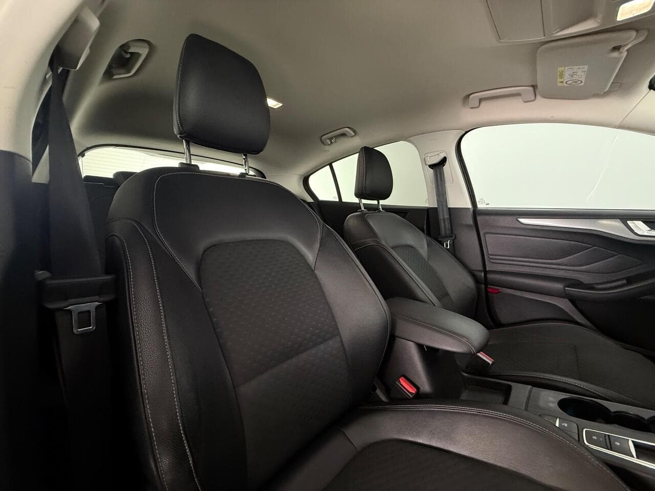 Ford Focus thumbnail Seat Driver