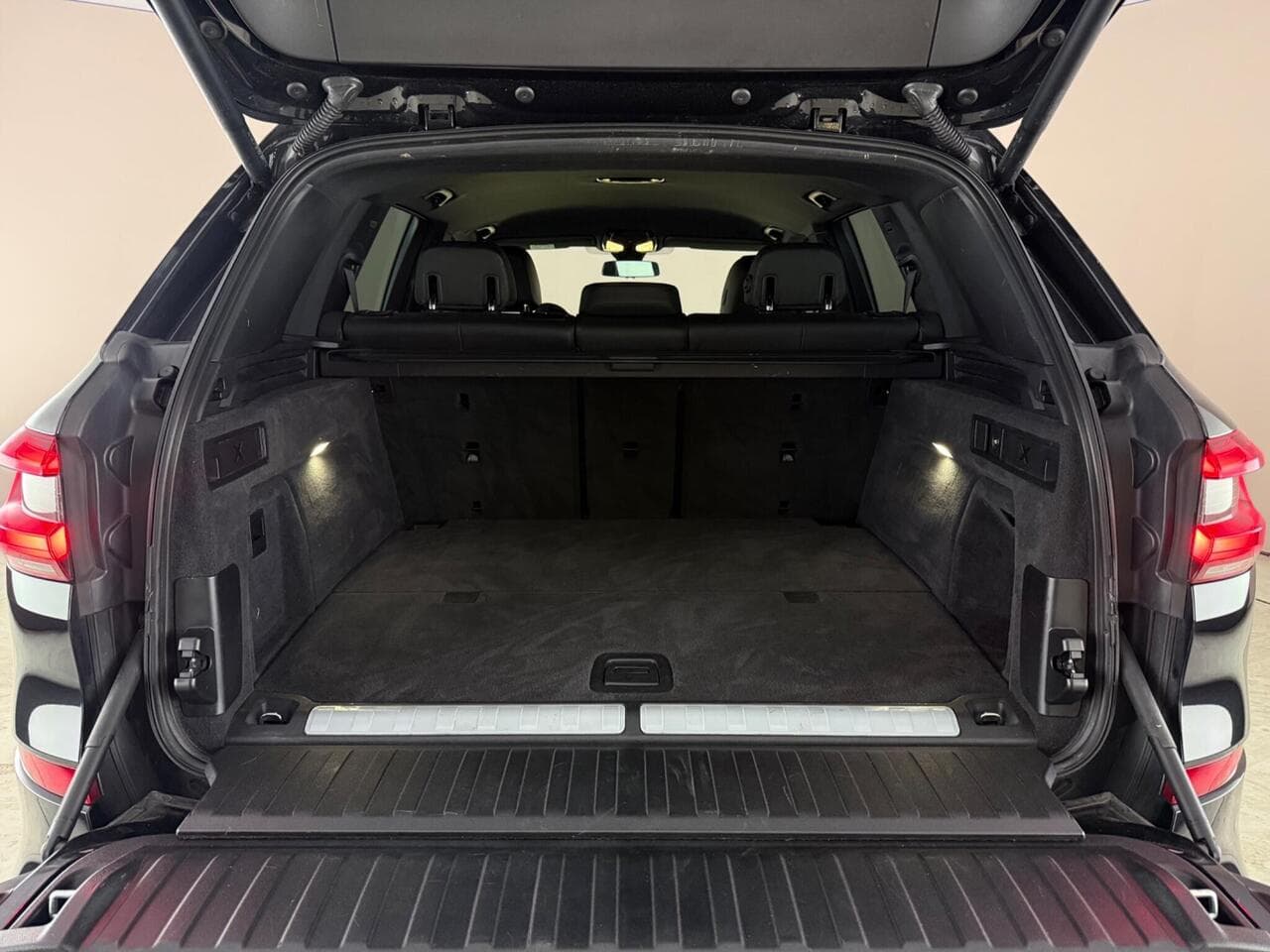 BMW X5 thumbnail Boot